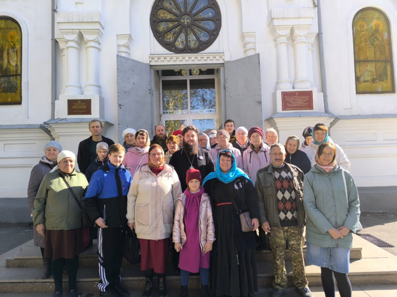 Прихожане храмов Зонального района посетили Успенский кафедральный собор 