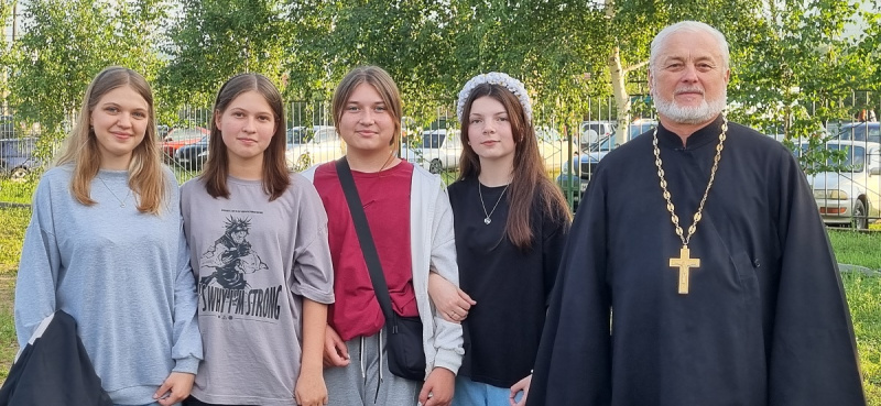 Благочинный Алтайского округа принял участие в празднования Дня молодежи 