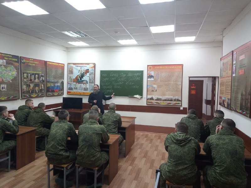 В дни празднования Нового года руководитель отдела по взаимодействию с вооруженными силами и правоохранительными органами провел ряд мероприятий и встреч