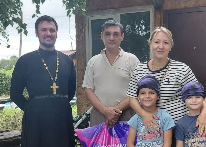 Приход Пантелеимоновского собора города Белокурихи оказал благотворительную помощь нуждающейся семье 