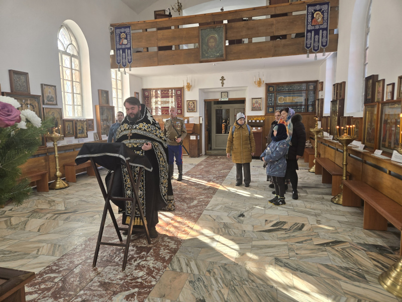 В Пантелеимоновском соборе города Белокурихи состоялся молебен в поддержку воинов СВО 