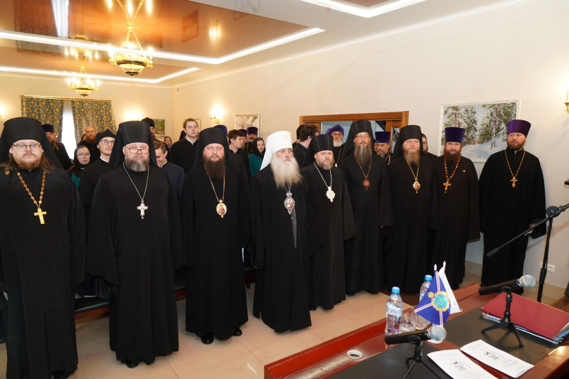 Епископ Серафим принял участие в круглом столе в Барнаульской духовной семинарии на тему «Миссия Православной Церкви в современном мире», приуроченном к 100-летию со дня блаженной кончины святителя Макария (Невского)