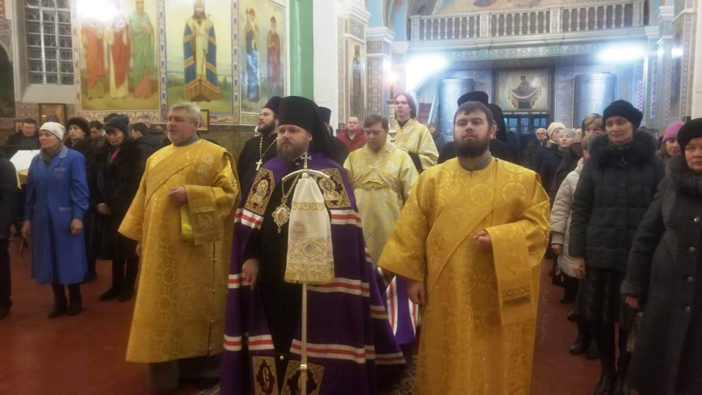 Епископ Серафим совершил Божественную литургию в ночь на Новолетие 