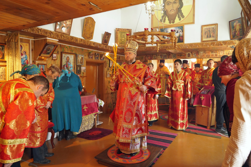 Епископ Серафим совершил Божественную литургию в храме великомученика Георгия Победоносца села Воеводское