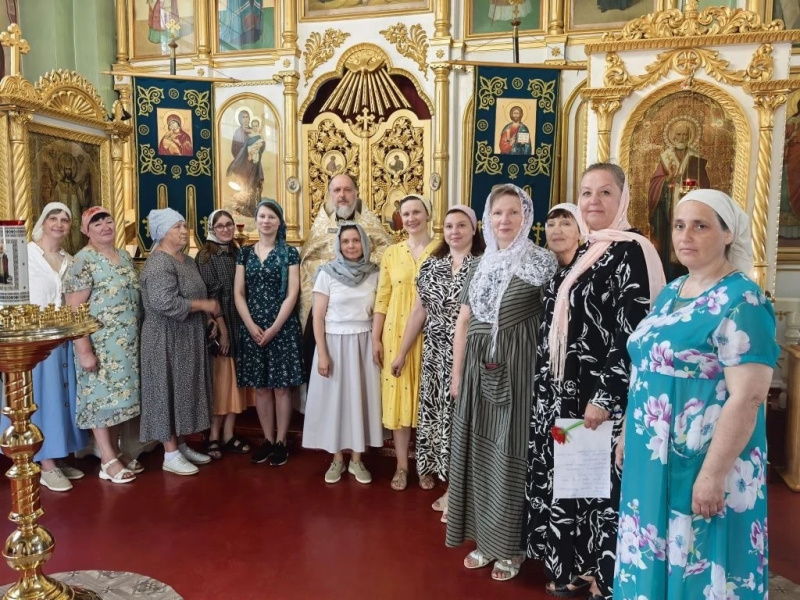  В духовно-просветительском центре «Возрождение» состоялась встреча педагогов и руководителей воскресных школ Бийской епархии