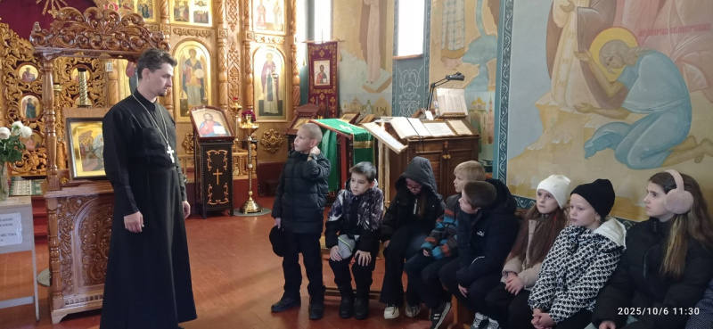 Храм преподобного Сергия Радонежского села Верх-Катунское посетили ученики школы