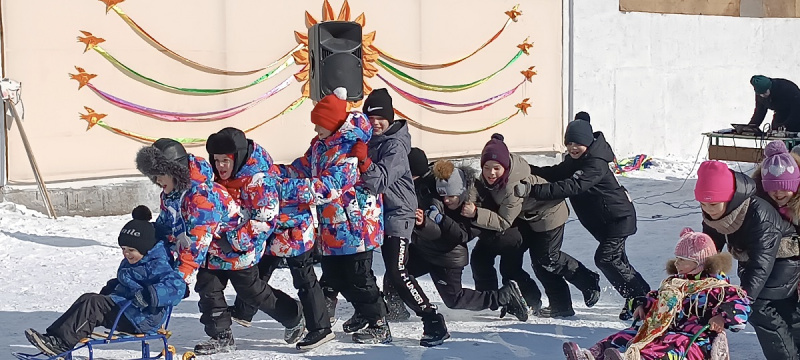 В Прощёное воскресенье в храме Покрова Пресвятой Богородицы Свято-Макарьевской монашеской общины прошел праздник "Проводы зимы"