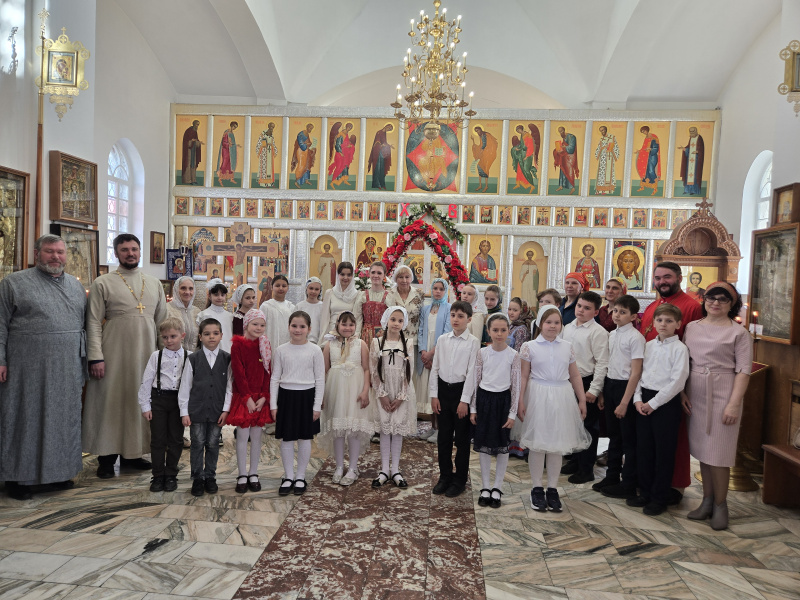 В Пантелеимоновском соборе города Белокурихи состоялся пасхальный концерт детской воскресной школы 