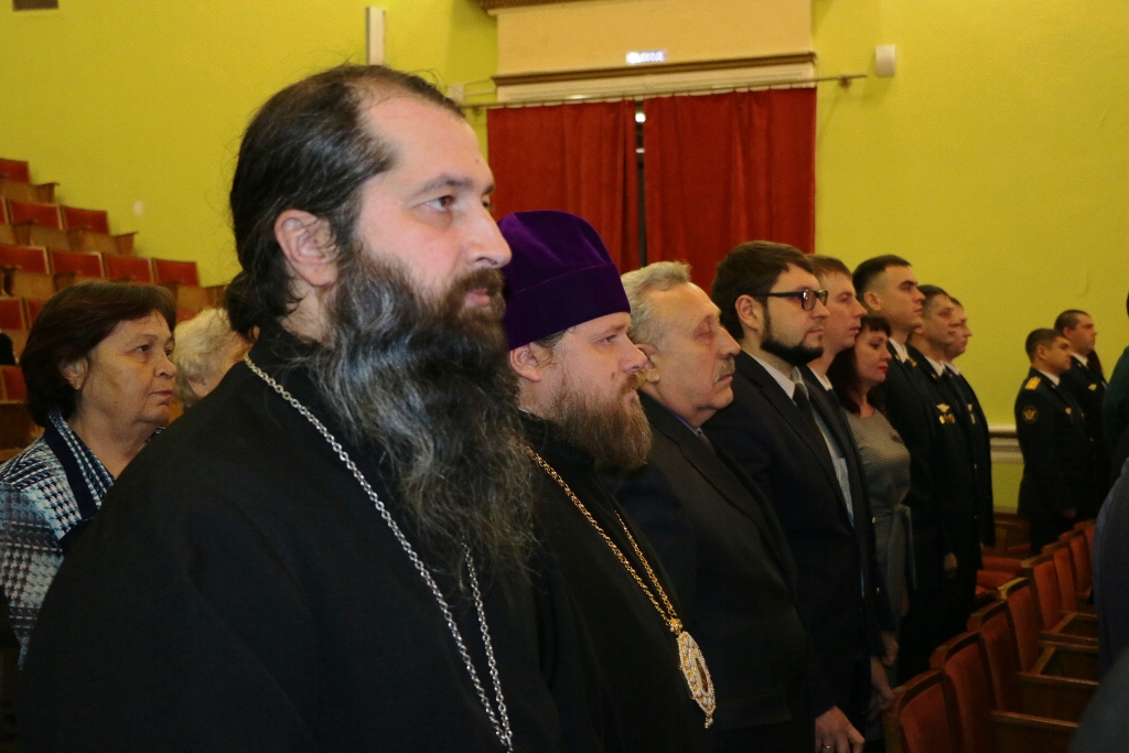 Епископ Серафим поздравил сотрудников УФСИН города Бийска с 20-летием образования ФКУ КП №2