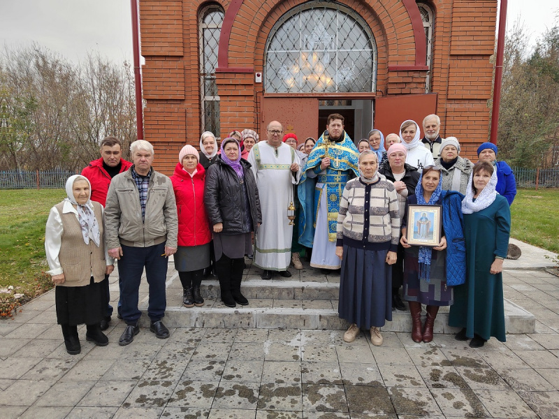 В храме Покрова Божией Матери села Красный Яр прошел престольный праздник 