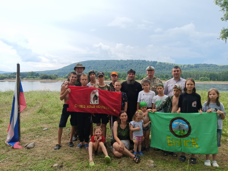 Представители Бийской епархии посетили палаточный лагерь ВПК «Русь»