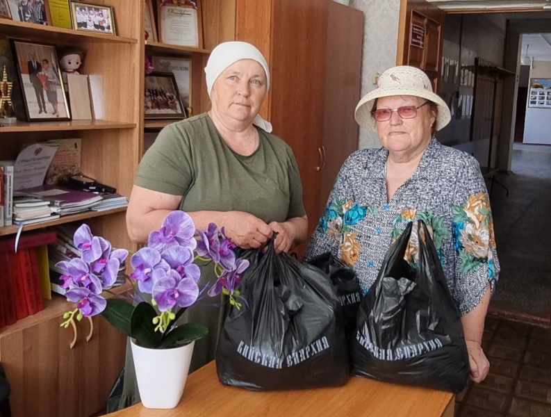 В селе Алтайское при участии отдела социального служения и церковной благотворительности прошла акция, посвященная Дню Победы 