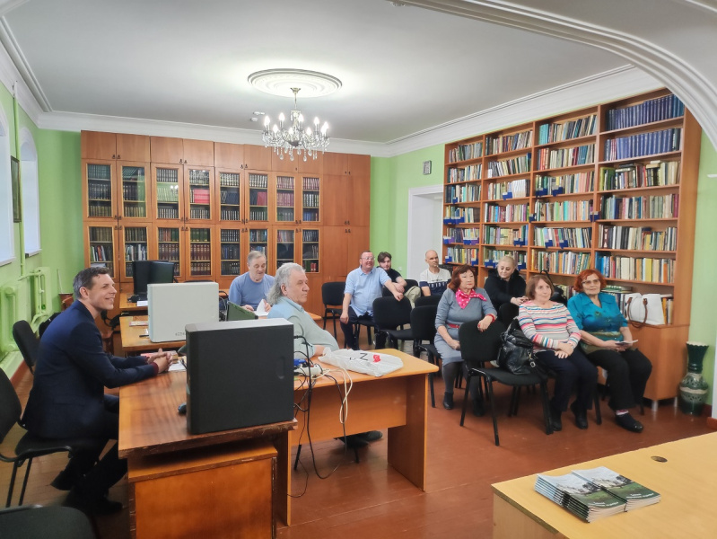 В Музее истории Алтайской духовной миссии состоялась презентация путеводителя по Бийскому архиерейскому подворью 