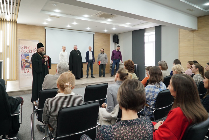 Во вторник Светлой седмицы епископ Серафим посетил ООО «Производственно-коммерческая фирма «Две линии» и поздравил коллектив предприятия с праздником Пасхи 