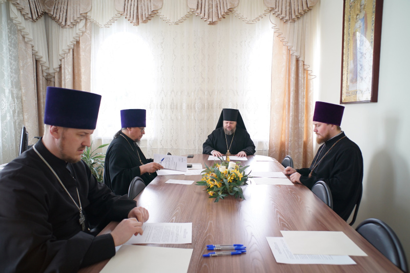 Под председательством епископа Бийского и Белокурихинского Серафима прошло заседание Епархиального совета