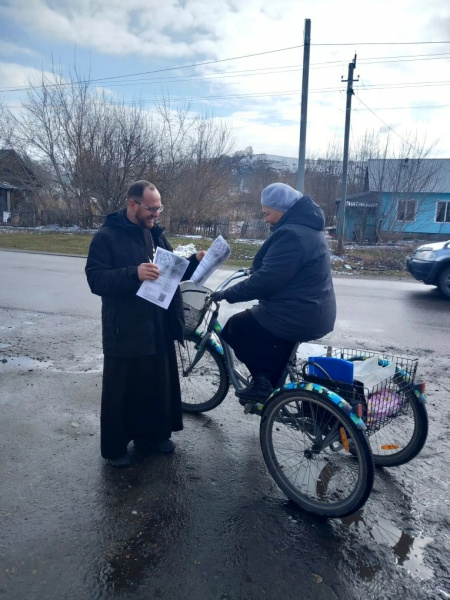 В дни Светлой седмицы в селе Усть-Иша прошла миссионерская акция «Пасха Христова» 
