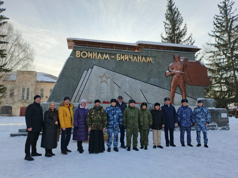 Руководитель отдела по взаимодействию с вооружёнными силами и правоохранительными органами принял участие в торжественном митинге на мемориале воинам-бийчанам 