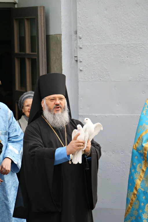 В праздник Благовещения Пресвятой Богородицы епископ Серапион совершил Божественную литургию в Успенском кафедральном соборе 