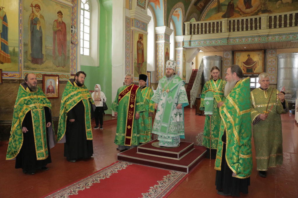 Епископ Серафим совершил вечернее богослужение накануне Дня памяти блаженной Матроны Московской 