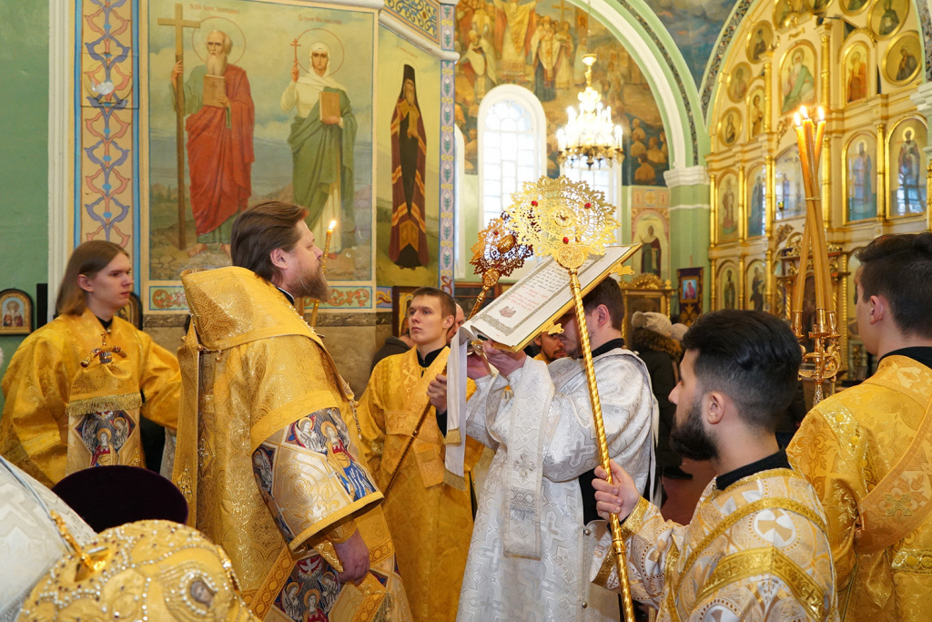 Накануне Недели 33-й по Пятидесятнице епископ Серафим совершил всенощное бдение в Успенском кафедральном соборе 