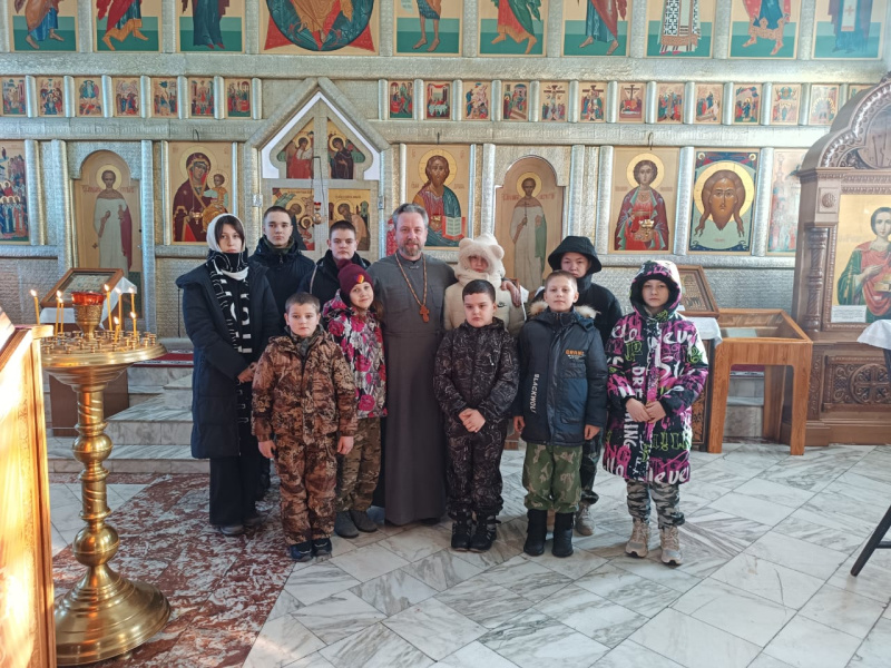 Курсанты военно-патриотического клуба посетили Пантелеимоновский собор города Белокурихи