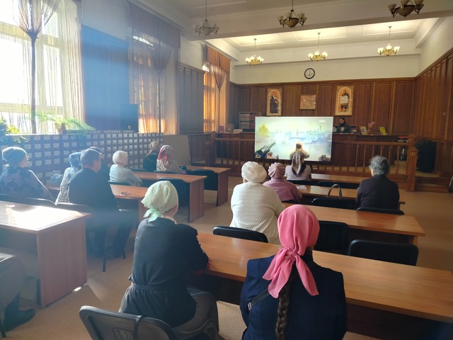 В Центральной городской библиотеке прошел видеолекторий «Патриарх Тихон: у власти на краю»