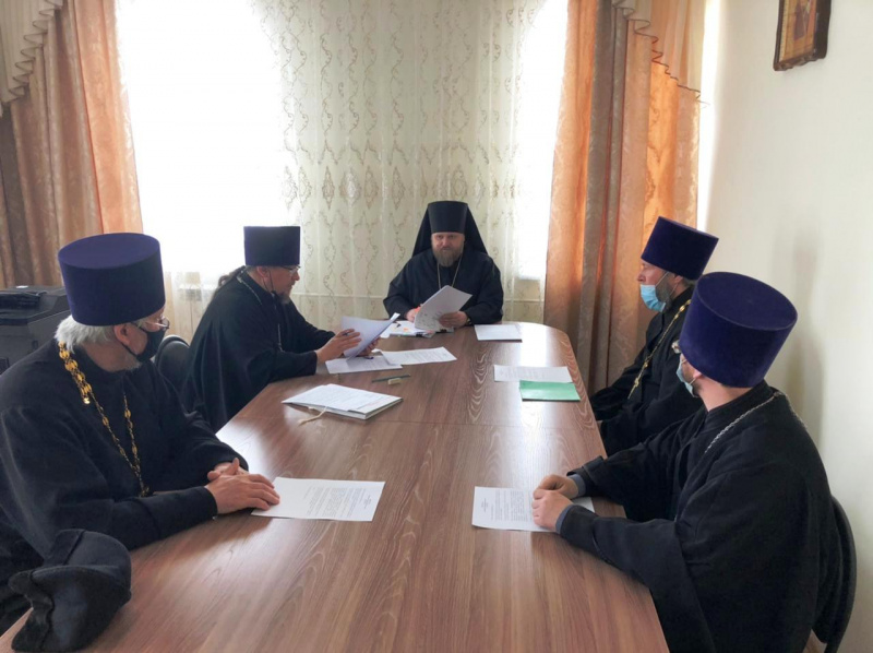 В Бийской епархии, под председательством епископа Бийского и Белокурихинского Серафима, прошло заседание Епархиального совета