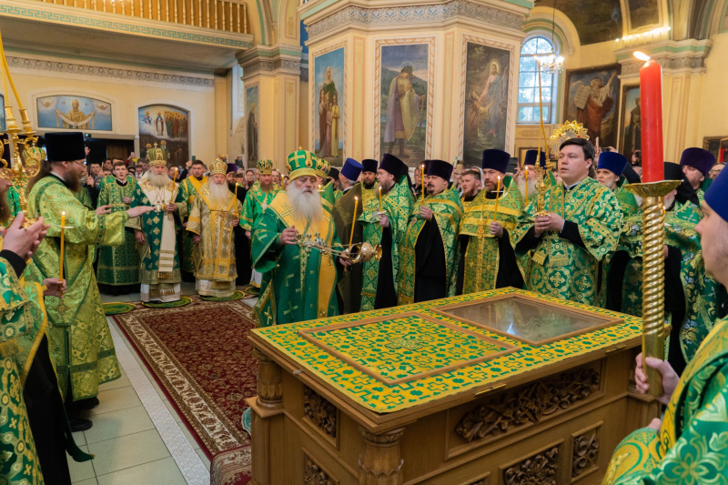 В канун памяти преподобного Макария Алтайского в Барнауле встретили его честные мощи
