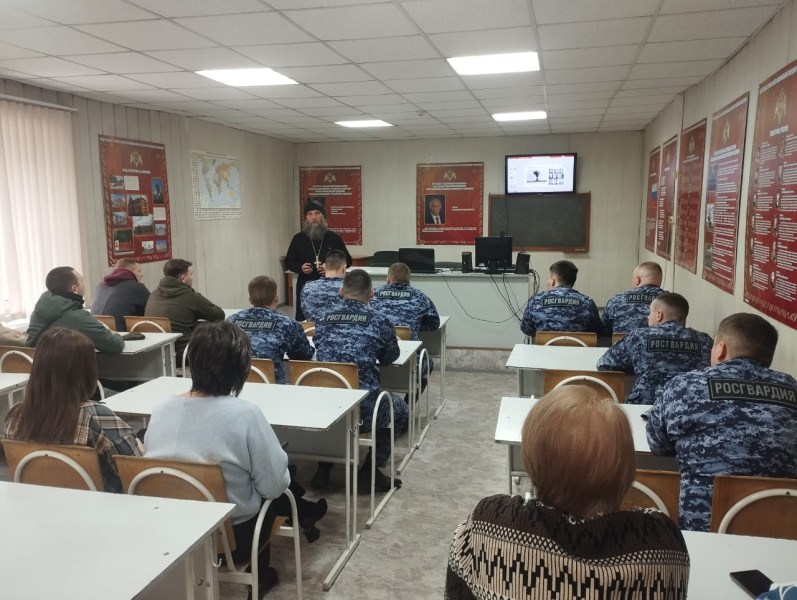 Руководитель отдела по взаимодействию с вооруженными силами и правоохранительными органами провел занятие в подразделении Росгвардии 