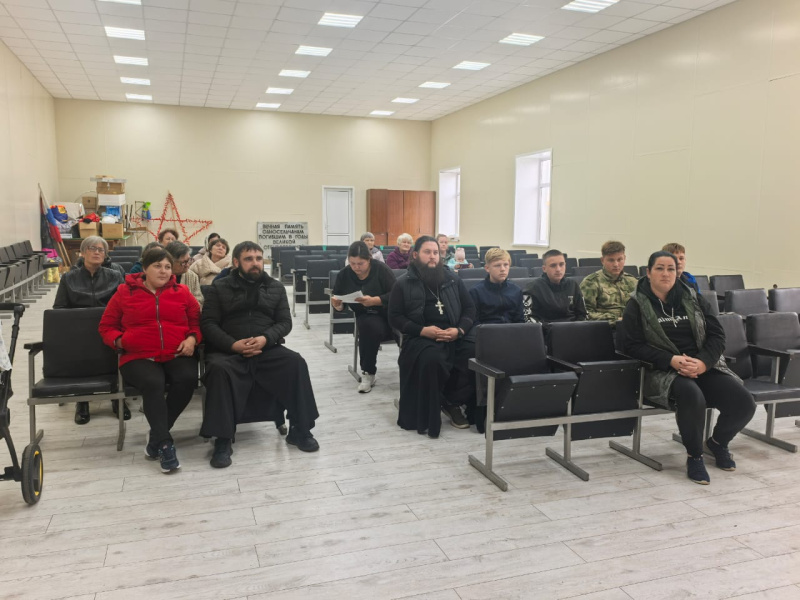 Настоятель храма Архангела Михаила села Старая Чемровка принял участие в собрании жителей, посвященном Проекту поддержки местных инициатив