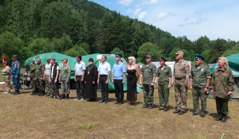 Благочинный Алтайского округа посетил военно-полевые сборы в Алтайском районе