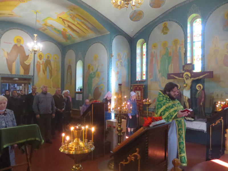 8 октября 2019 г. в храме святого преподобного Сергия Радонежского с. Верх-Катунского состоялся престольный праздник