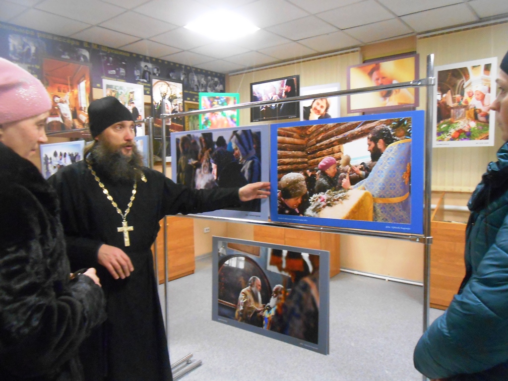 При КП №2 ФСИН по Алтайскому краю, была организована выставка работ фотографа Владимира Черкасова, посвященная 100-летию Бийской епархии