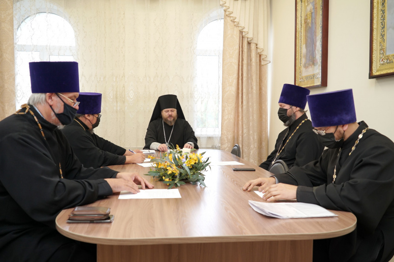 Преосвященный Серафим возглавил заседание Епархиального совета Бийской епархии 