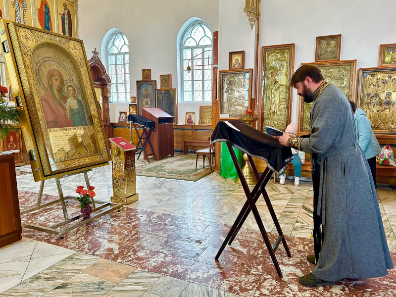 Коробейниковская икона Божией Матери пребывает в Пантелеимоновском соборе города Белокурихи 