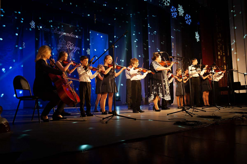 В Бийске состоялся XVI открытый городской фестиваль православной культуры «Свет рождественской звезды»