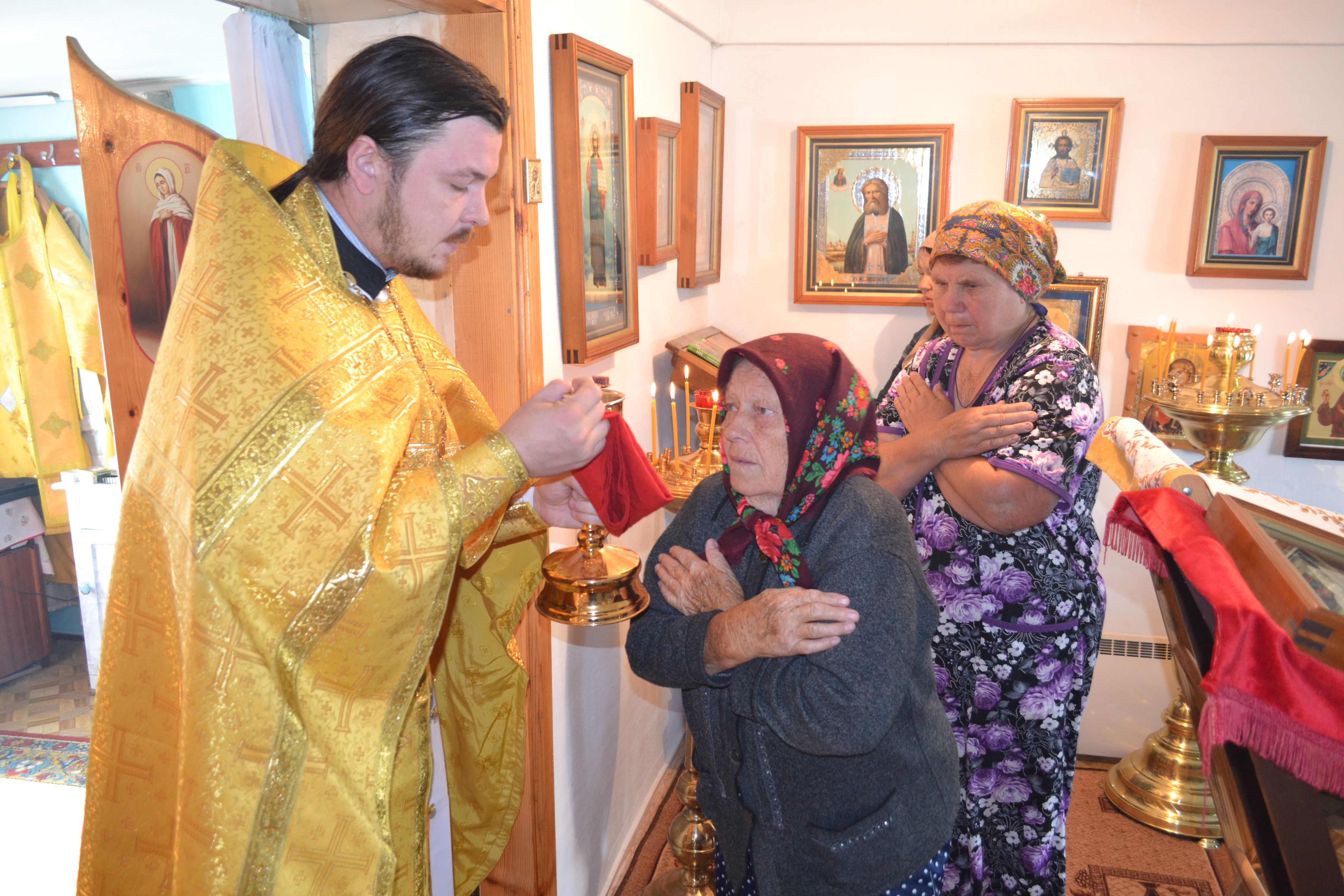 Духовенство Алтайского округа Бийской епархии посетило село Россоши