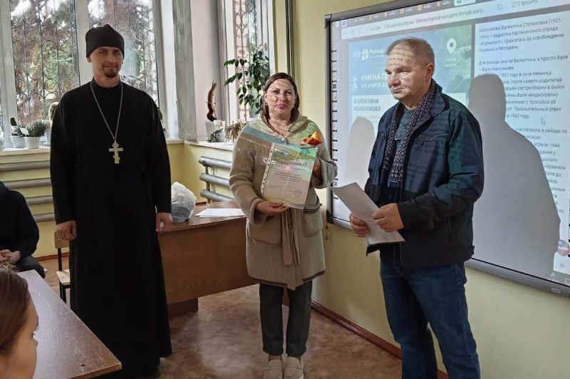 Представители Бийской епархии приняли участие в природоохранной акции «Аллея славы»