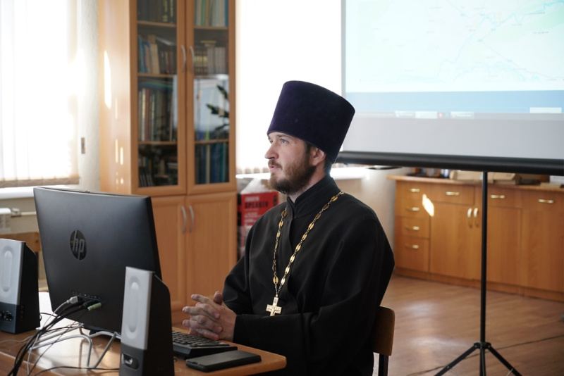 В духовно-просветительском центре «Возрождение» состоялся семинар  «Патриаршая программа изучения Священного Писания: интеграция библейских групп в приходскую жизнь и эффективные методики духовного просвещения»