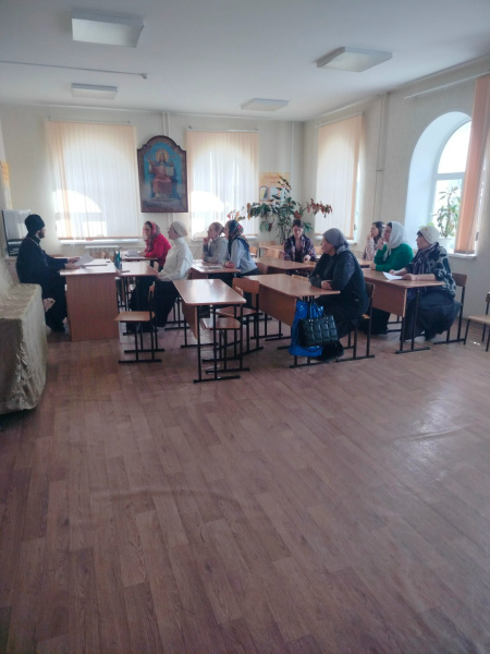 В духовно-просветительском центре «Возрождение» города Бийска состоялось собрание родителей воспитанников детской воскресной группы Успенского кафедрального собора  