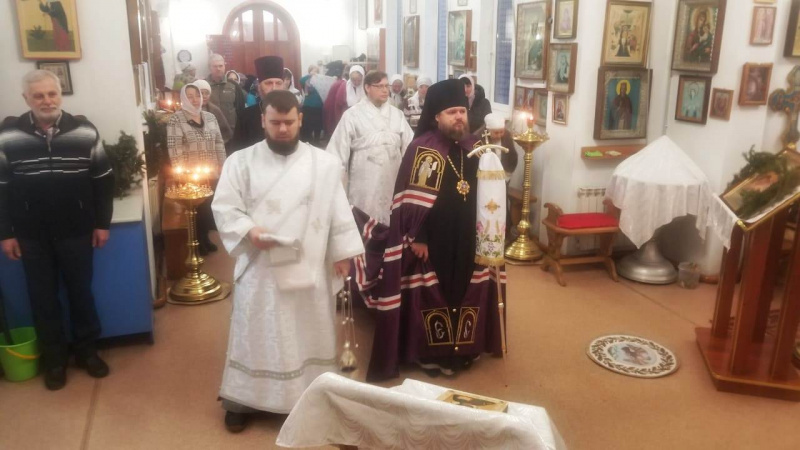 10 января Преосвященнейший Серафим, епископ Бийский и Белокурихинский совершил Божественную литургию в Казанском храме села Советское