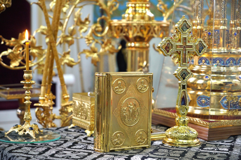 Во вторник первой седмицы Великого поста епископ Серафим молился за уставным богослужением в Успенском кафедральном соборе