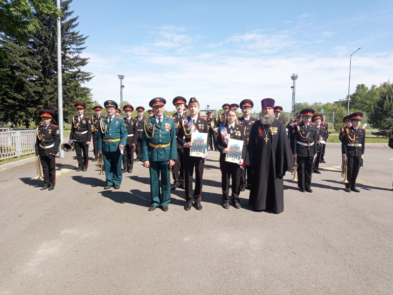 Руководитель отдела по взаимодействию с вооруженными силами и правоохранительными органами принял участие в выпускном мероприятии в Кадетской школе города Бийска