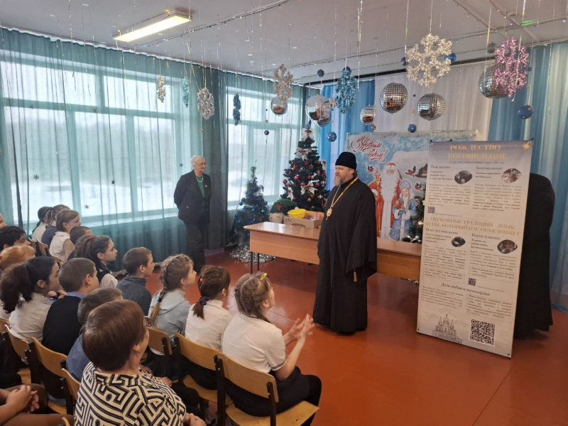 В день отдания праздника Рождества Христова епископ Серафим посетил школу-интернат в селе Кокши 
