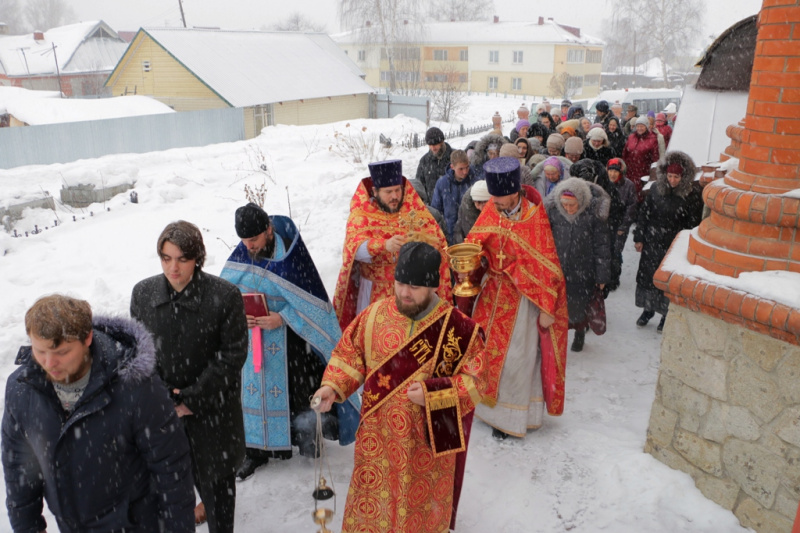 7 декабря 2019 года, в день, когда Русская Православная Церковь молитвенно совершает память святой великомученицы Екатерины Александрийской, в селе Сростки был проведен престольный праздник