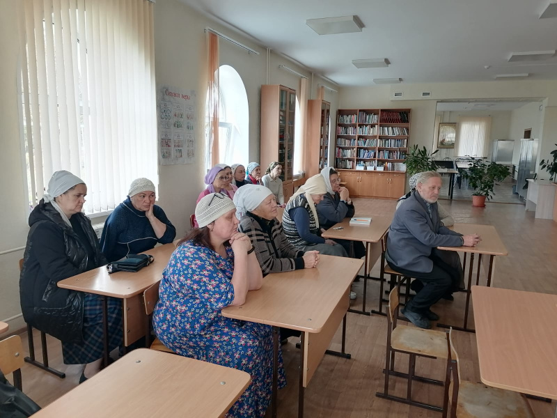 Епископ Серафим провел собрание для сотрудников Успенского кафедрального собора 