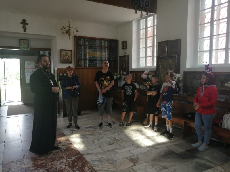 Пантелеимоновский собор города Белокурихи с экскурсией посетила группа детей 