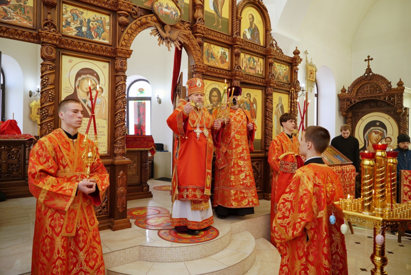 Накануне субботы Светлой седмицы епископ Серафим совершил вечернее богослужение в храме мученицы Софии и пророка Божия Илии села Бочкари Целинного района  
