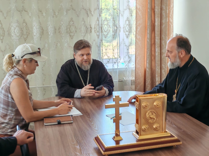 В Бийском епархиальном управлении прошло совещание по вопросу установки поклонного креста в память о погибших бойцах СВО