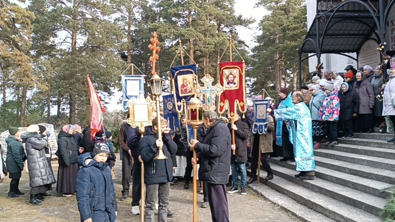 В храме Покрова Пресвятой Богородицы Свято-Макарьевской монашеской общины города Бийска прошел престольный праздник